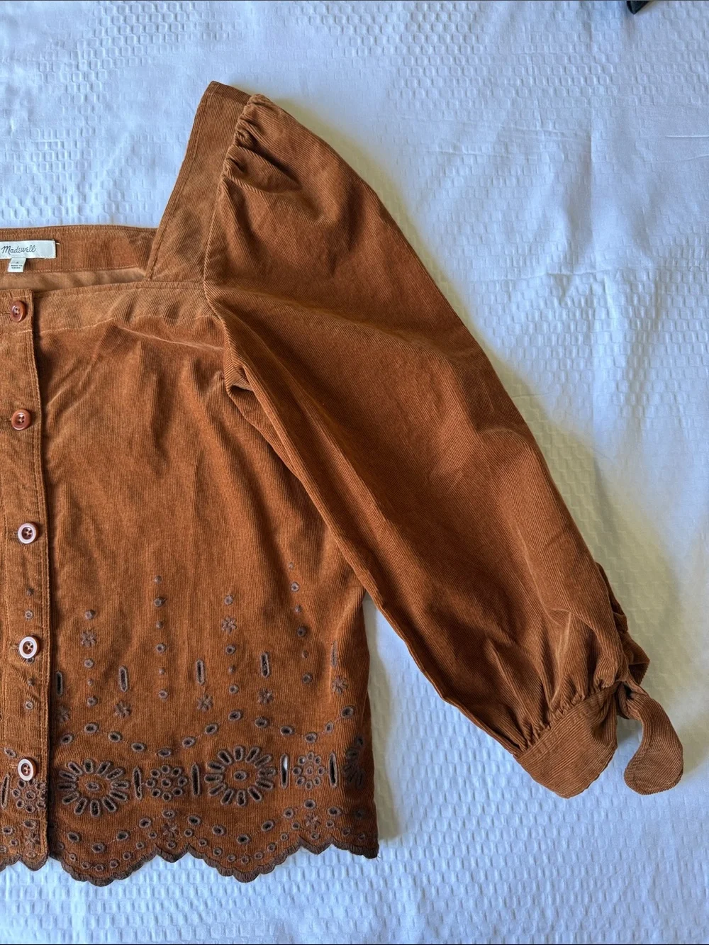 Madewell  Embroidered Eyelet Corduroy Tie-Sleeve Top. 100 % cotton!!✨
